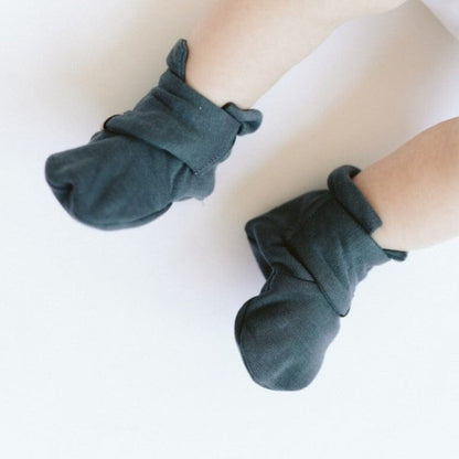 Stay-on Baby Booties, Midnight Booties Goumikids 