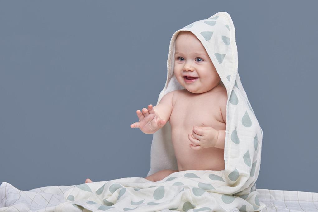 Hooded Towel - GOTS Certified Organic Cotton - Droplet Print Towel Huggee 